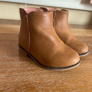 Toddler girl Cat&Jack boots size 5